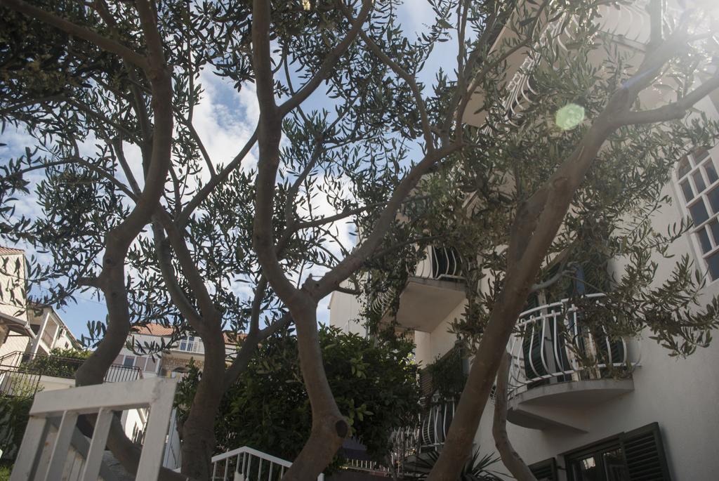 Apartments Vongula Trogir Luaran gambar