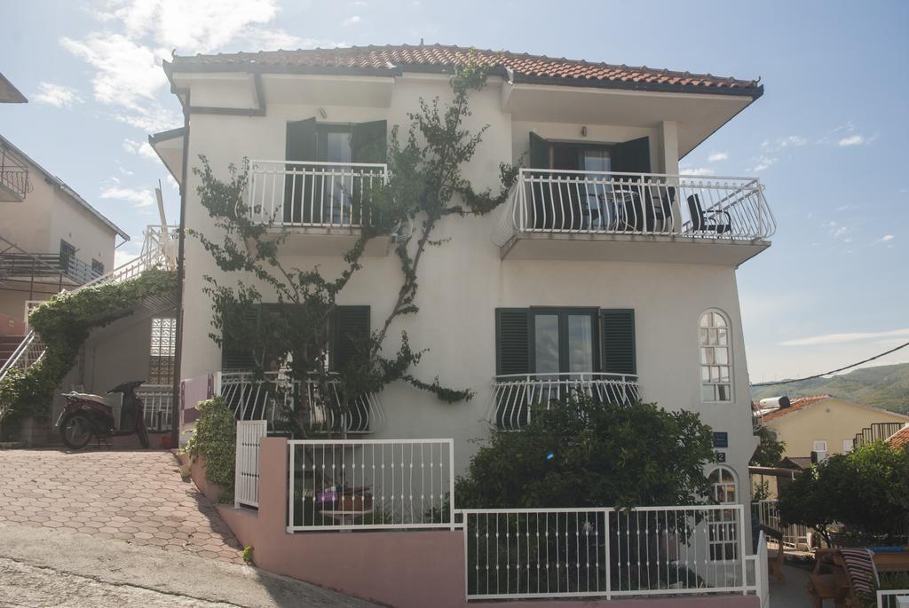 Apartments Vongula Trogir Luaran gambar