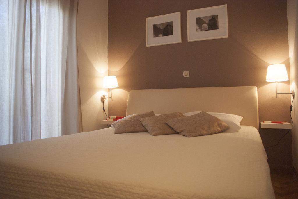 Apartments Vongula Trogir Luaran gambar