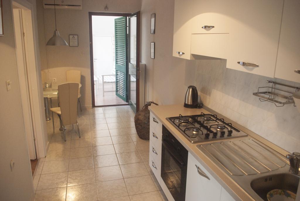 Apartments Vongula Trogir Luaran gambar